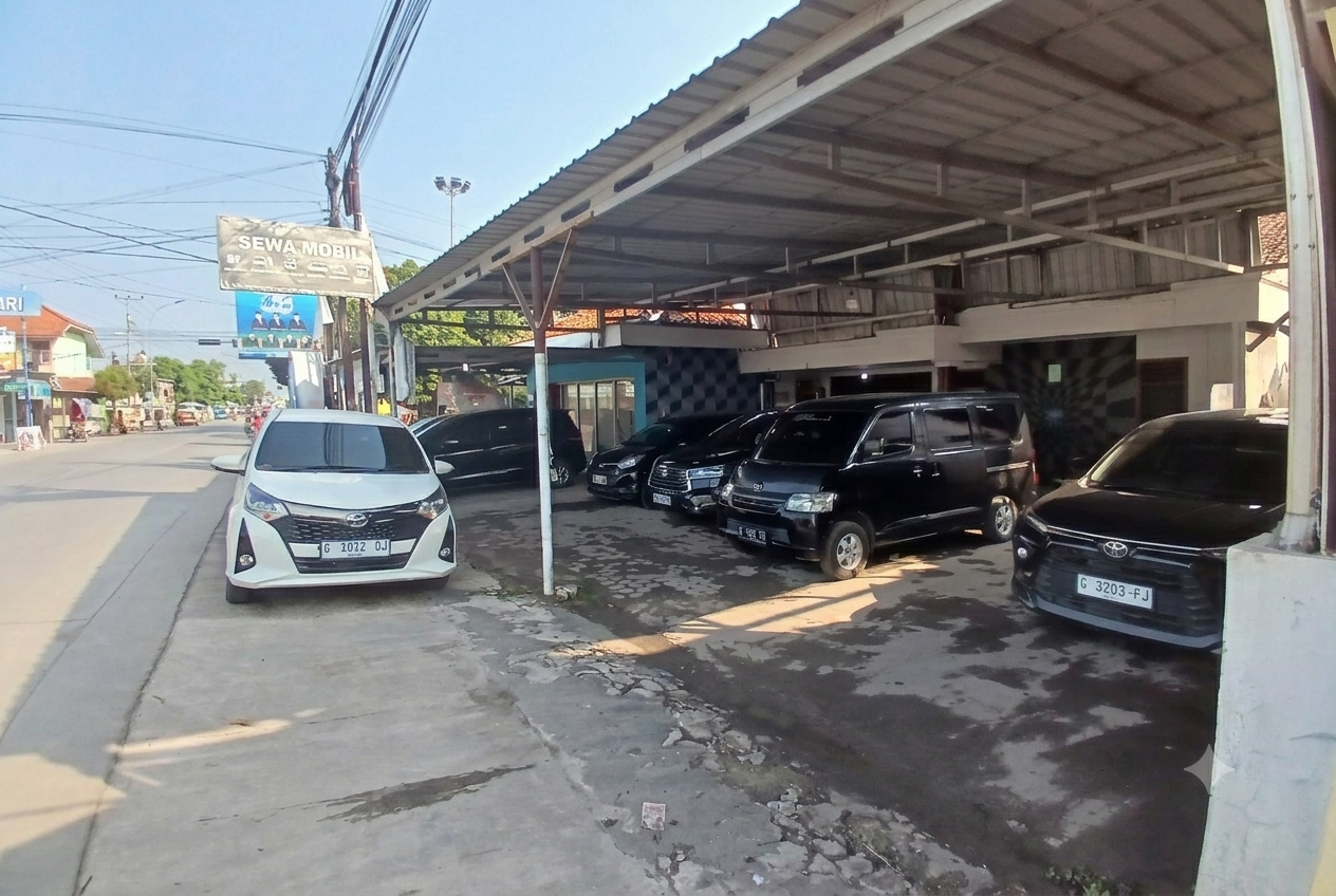 Sewa Mobil Premium 4